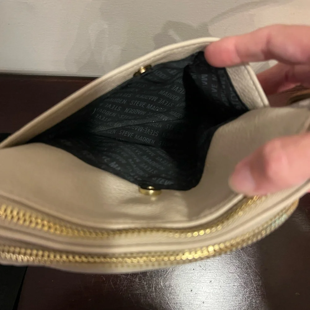 Steve Madden Off White Vegan Leather Crossbody Bag - Picture 4 of 6